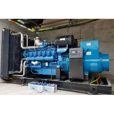 1000kw博杜安柴油發(fā)電機(jī)組-博杜安12缸柴油機(jī)12M33D1108E200柴油發(fā)電機(jī)組,缸徑/行程：150/185mm,柴油發(fā)電機(jī)組水冷發(fā)動(dòng)機(jī)功率1108KW,柴油發(fā)電機(jī)組配套馬拉松斯坦福發(fā)電機(jī)。廠價(jià)直銷歡迎選購(gòu)：13773399855。