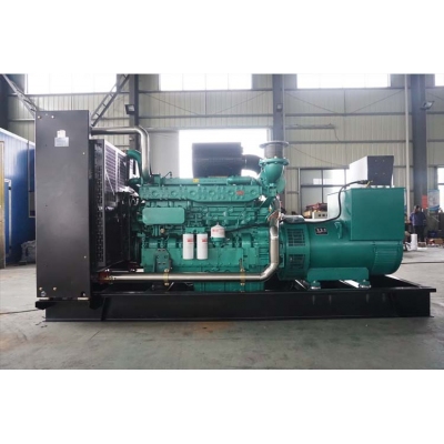 700KW玉柴柴油發電機組-玉柴6缸柴油機YC6TD1000-D30,柴油發電機組缸徑/行程：152/180mm,柴油發電機組水冷發動機功率735KW,柴油發電機組配套馬拉松斯坦福發電機。廠價直銷歡迎選購：13773399855。